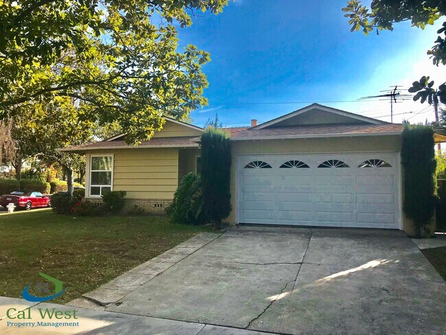 Building Photo - $4,495 - Beautiful 3 Bedroom Home Spacious...