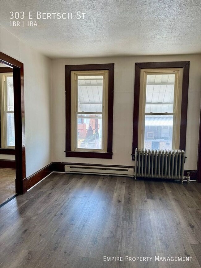 Building Photo - 303 E Bertsch St