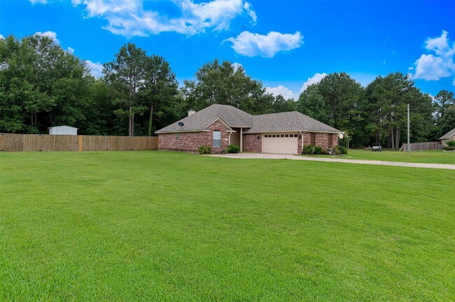Building Photo - 133 Lone Oak Dr