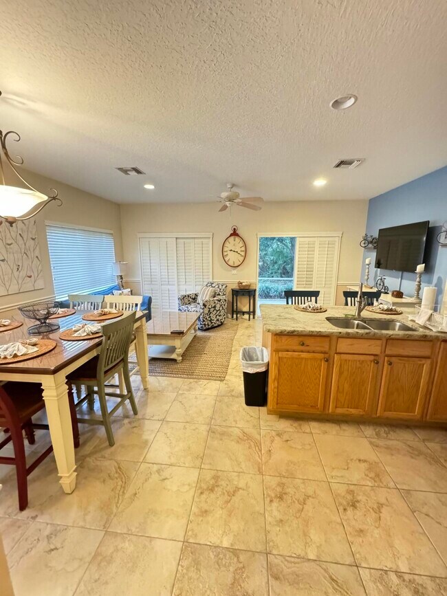 Foto del edificio - 8365 Mulligan Cir