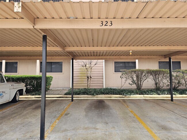 Foto del edificio - 15575 Marina Dr