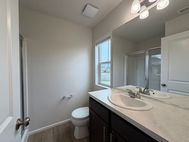 Foto del edificio - A Perfect Blend of New & Timeless – 4BR, 3...