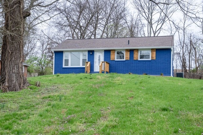 Photo - 3914 Creekside Dr House
