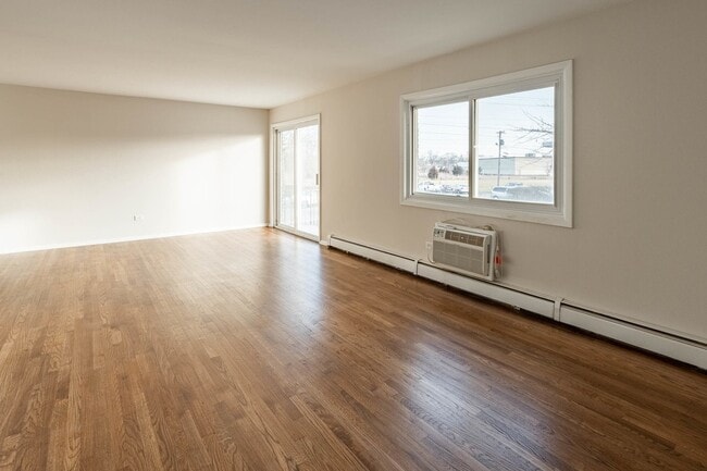 Living Room - 8860 N Western Ave