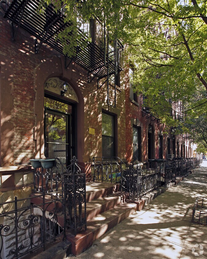Foto del edificio - 529-537 E 81st St