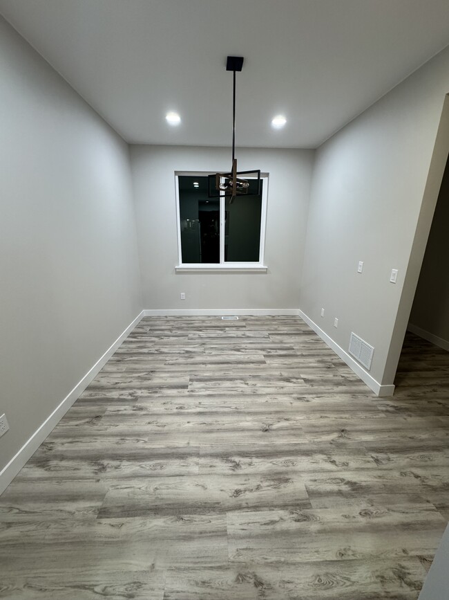 Building Photo - 1899 S Alliance Country Dr