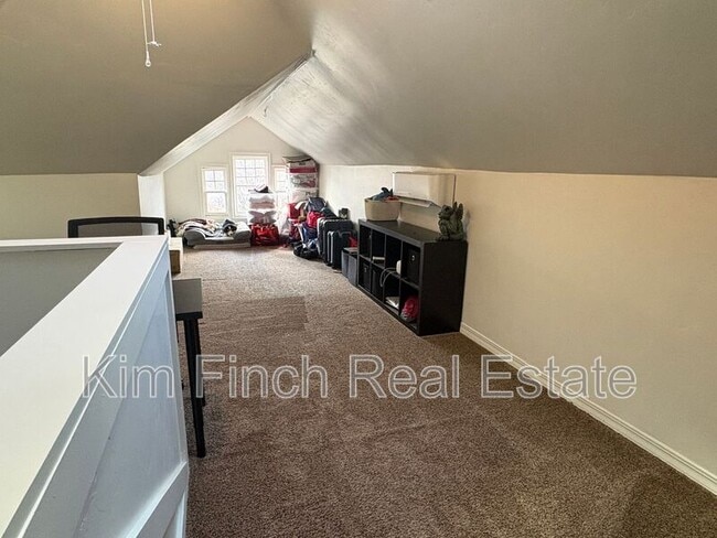 Photo - 1149 S Lk St House