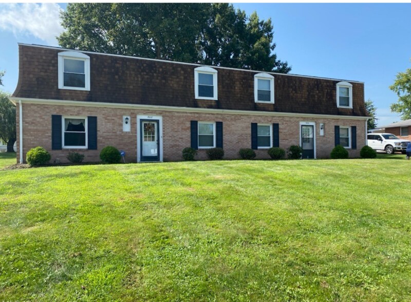 Primary Photo - 1608 Clearbrook Rd NW