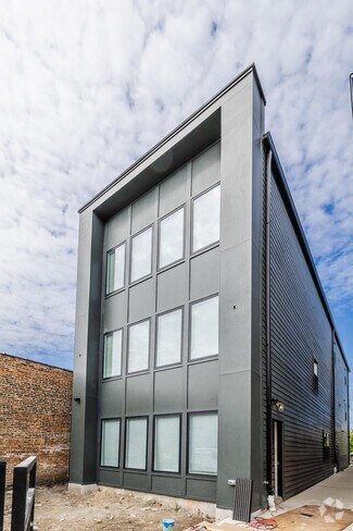 Building Photo - 6050 S Eberhart Ave