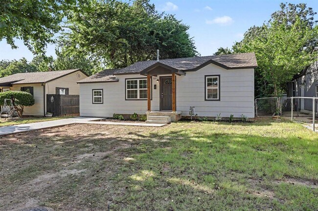 Building Photo - 7215 NW 43rd St