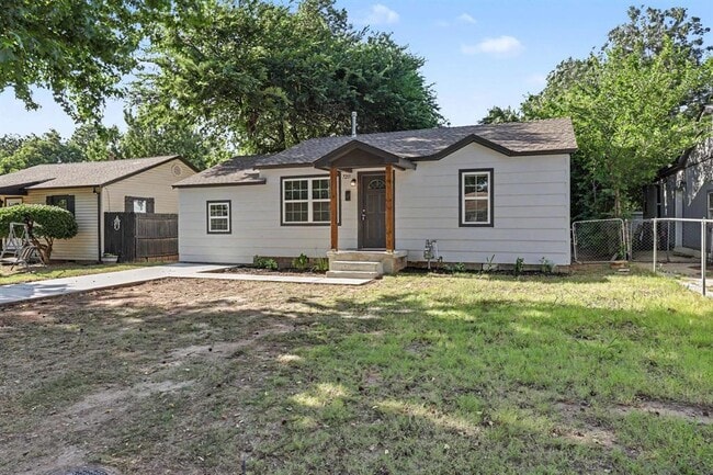 Photo - 7215 NW 43rd St (Bethany, OK) House