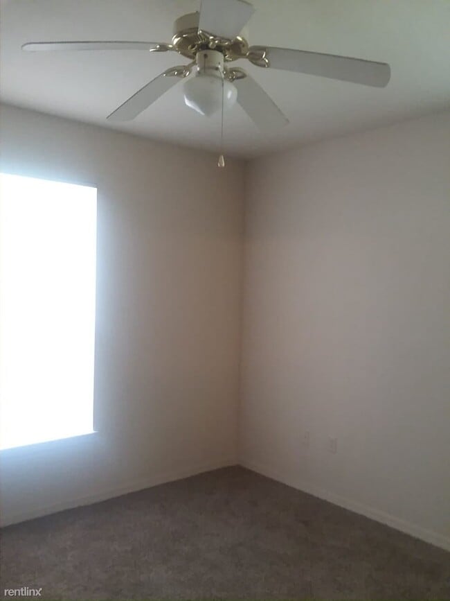Building Photo - 3700 Castle Pines Ln