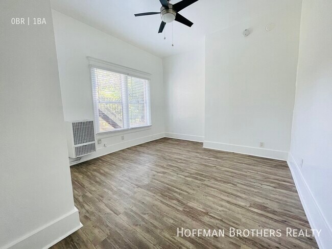 Building Photo - 939 Valencia St