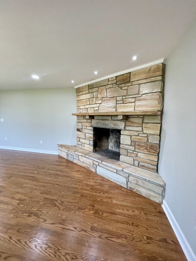 Foto del edificio - 63 Shelor Dr