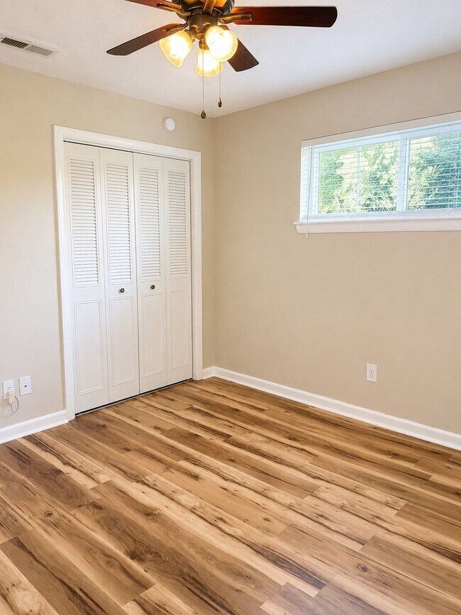 Foto del edificio - 3973 Teakwood Dr