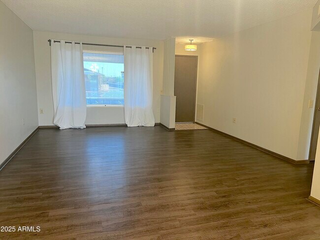 Foto del edificio - 9714 W Branding Iron Dr