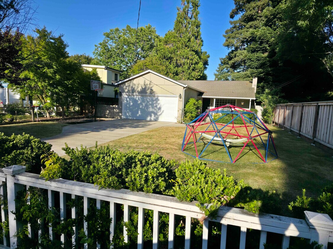 Foto principal - 758 Arnold Way