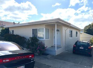 Building Photo - 120-122 Madrone Ave