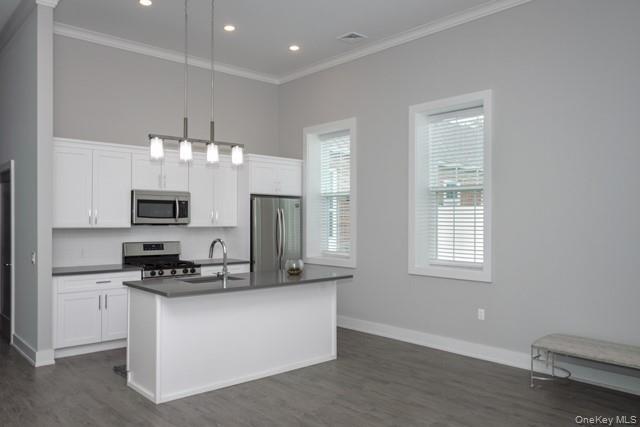 Building Photo - 75 Circle Dr