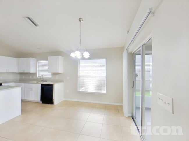 Building Photo - 8931 Southbay Dr