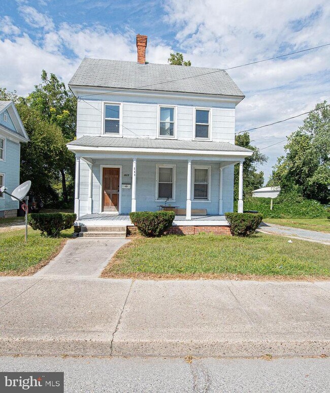Building Photo - 923 E Church St