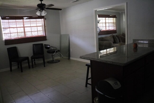 Building Photo - 761 E Versailles Dr