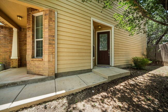 Building Photo - 10713 Gemsbuck Lodge