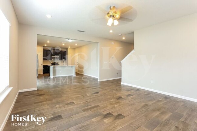 Building Photo - 1300 Kendall Dr
