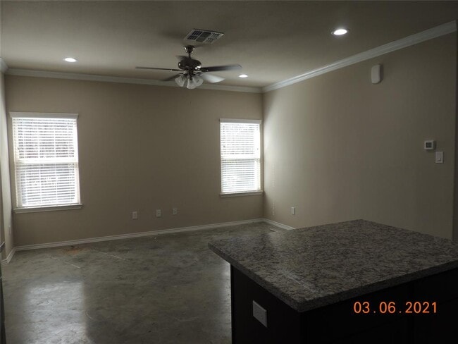 Building Photo - 15685 Pecan Dr