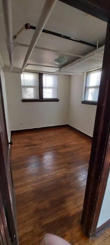 One bedroom - 404 N Huron St