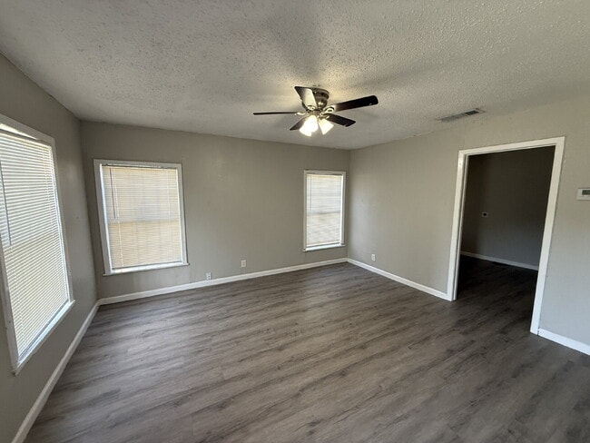 Photo - 2213 Lea Crest Drive, Dallas, Texas 75216 Apartment