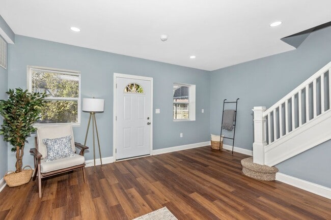 Foto del edificio - 5443 Jonquil Ave