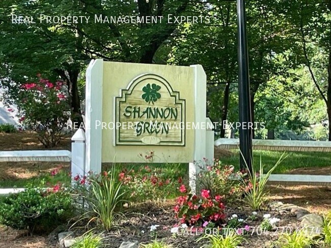 Foto del edificio - 9541 Shannon Green Dr