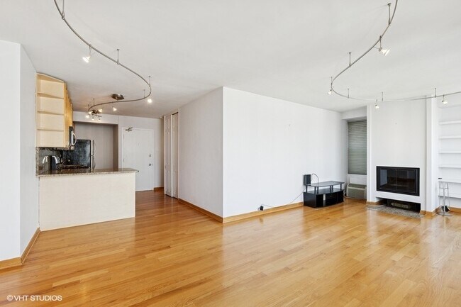 Foto del edificio - 1540 N State Pkwy