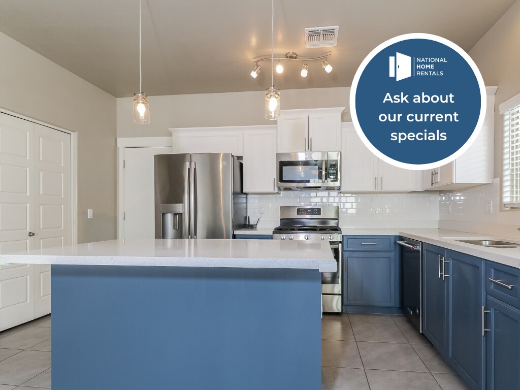 Foto principal - 14838 W Pershing St