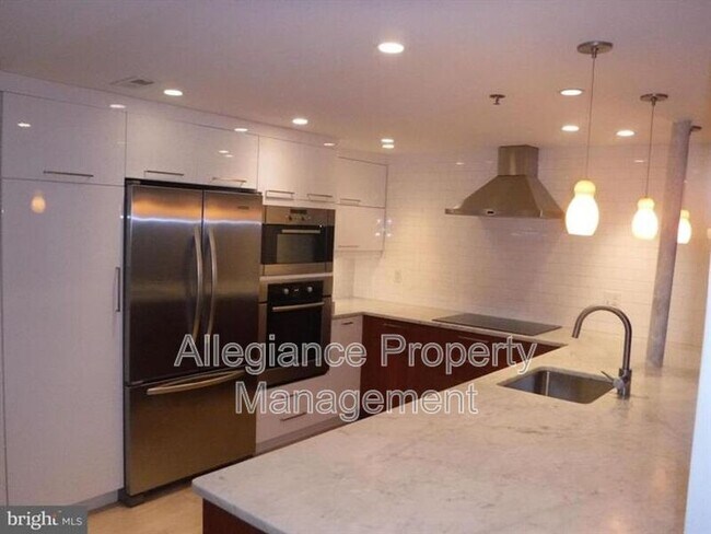Foto del edificio - 545 E Braddock Rd