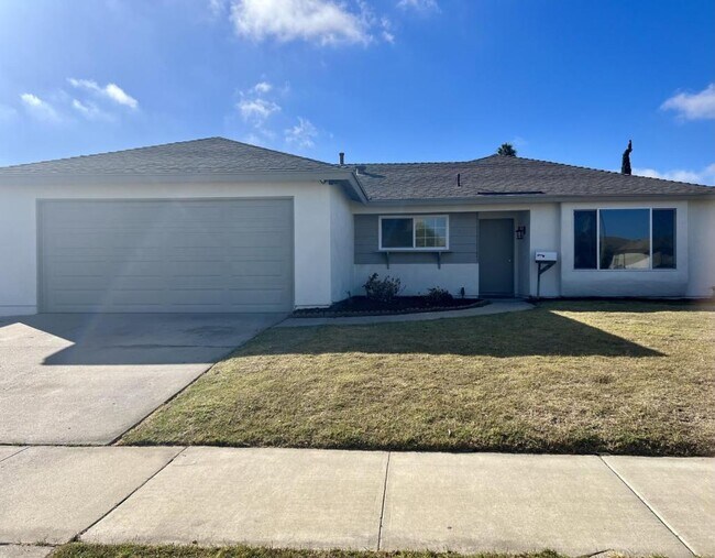 Building Photo - 2131 Beaufort Dr