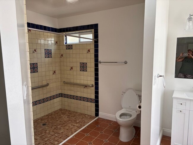 Building Photo - 2315 Bonillo Dr
