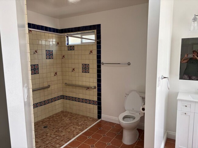 Foto del edificio - 2315 Bonillo Dr