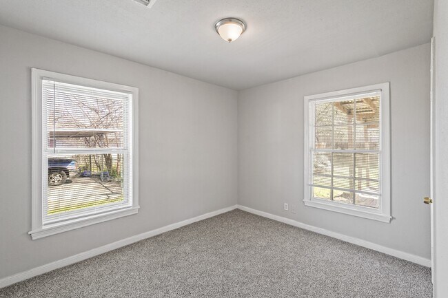 Foto del edificio - 10922 Oswego St
