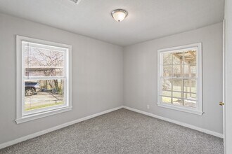 Building Photo - 10922 Oswego St