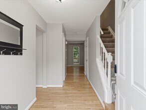 Building Photo - 6055 Meyers Landing Ct