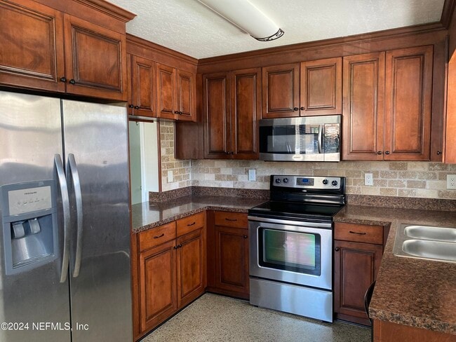 Building Photo - 104 St Elmo Rd