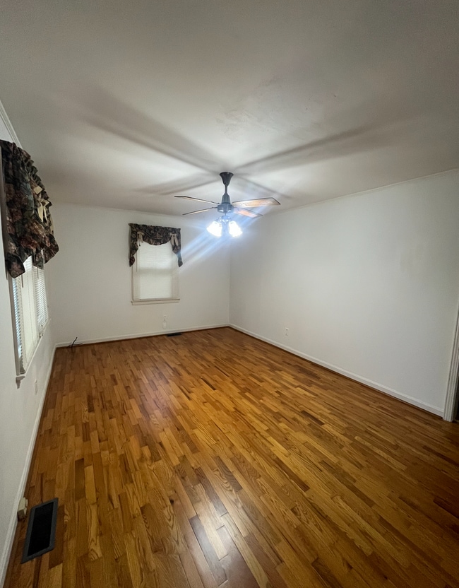 Photo - 15 Fairlane Cir House