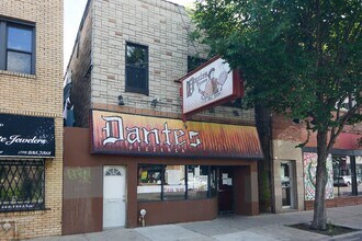 Building Photo - 2825 N Milwaukee Ave