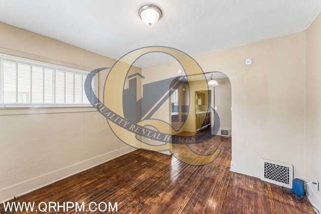 Building Photo - 1205 Pinehurst Ave