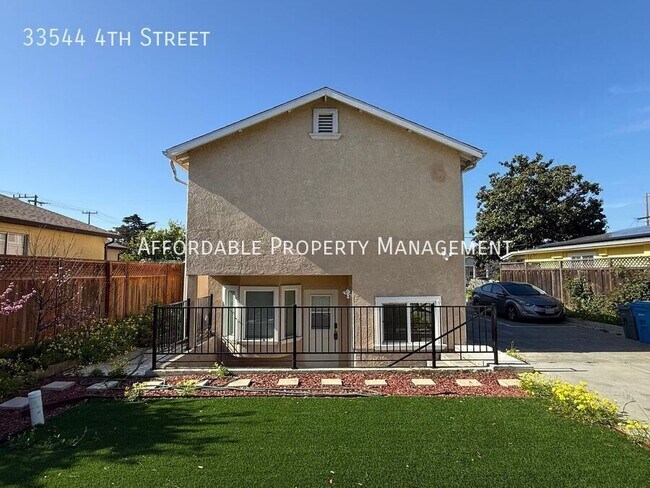 Foto del edificio - 33544 4th St