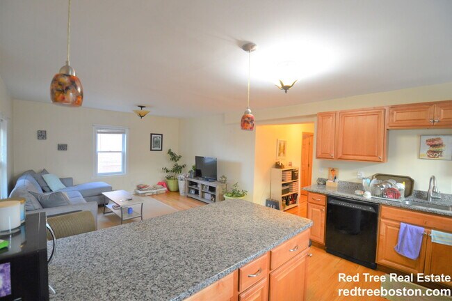 Building Photo - 345 Market St