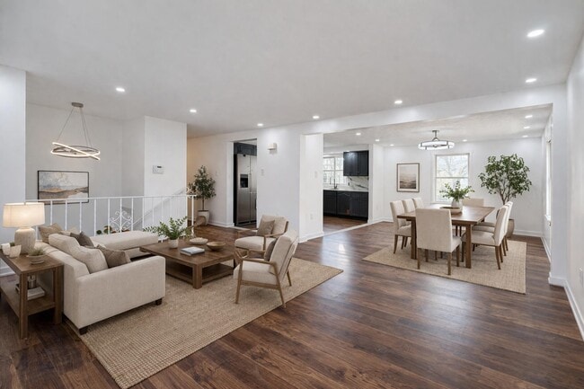 Building Photo - 87 Merseles St