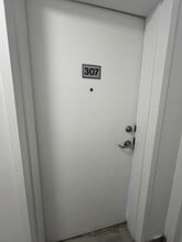 Building Photo - 630 Cummings Ave.